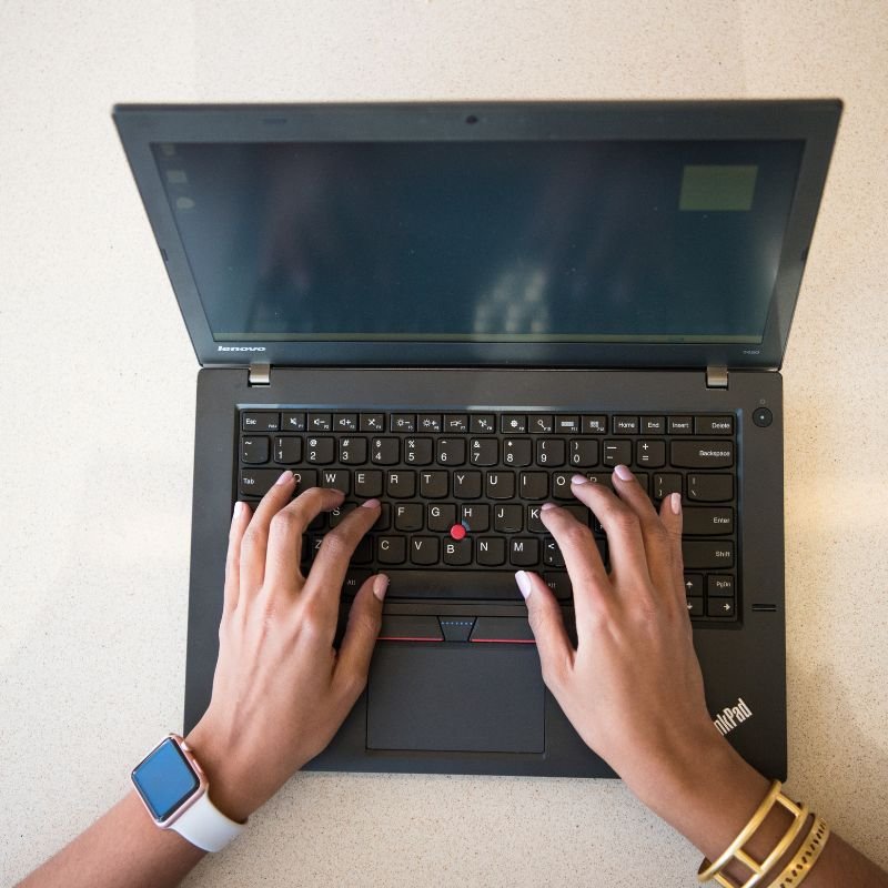 Lenovo ThinkPad X1 Carbon (Core i7, 16GB RAM, 1TB SSD)